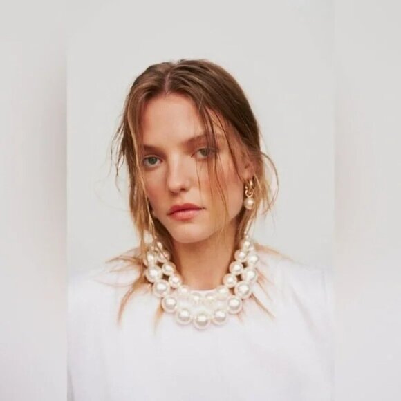 Zara Pearl Gold Hoop Earrings New No 🏷️ 🔥 Comes With Nice Gift Box 🎁 - Picture 3 of 8